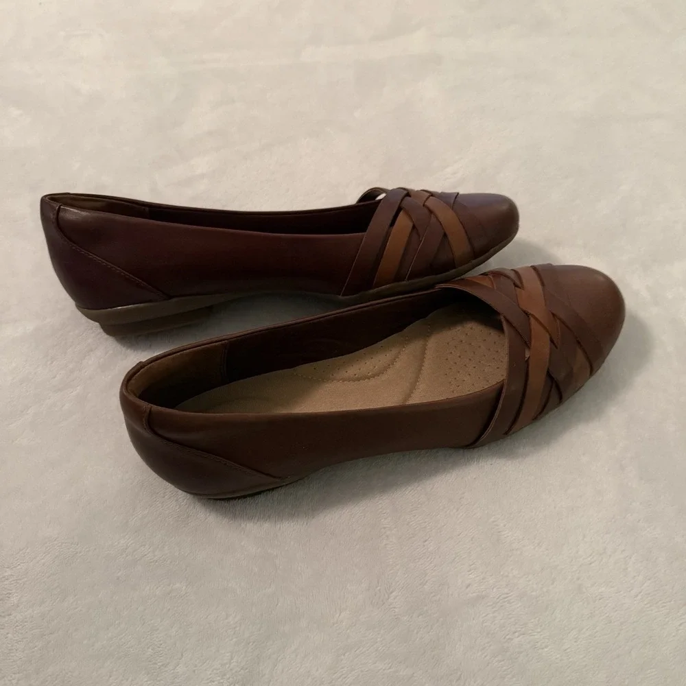 Clarks Sara Clover‎ Mahogany Brown Leather Woven Comfort Flats Women's Size 7.5M